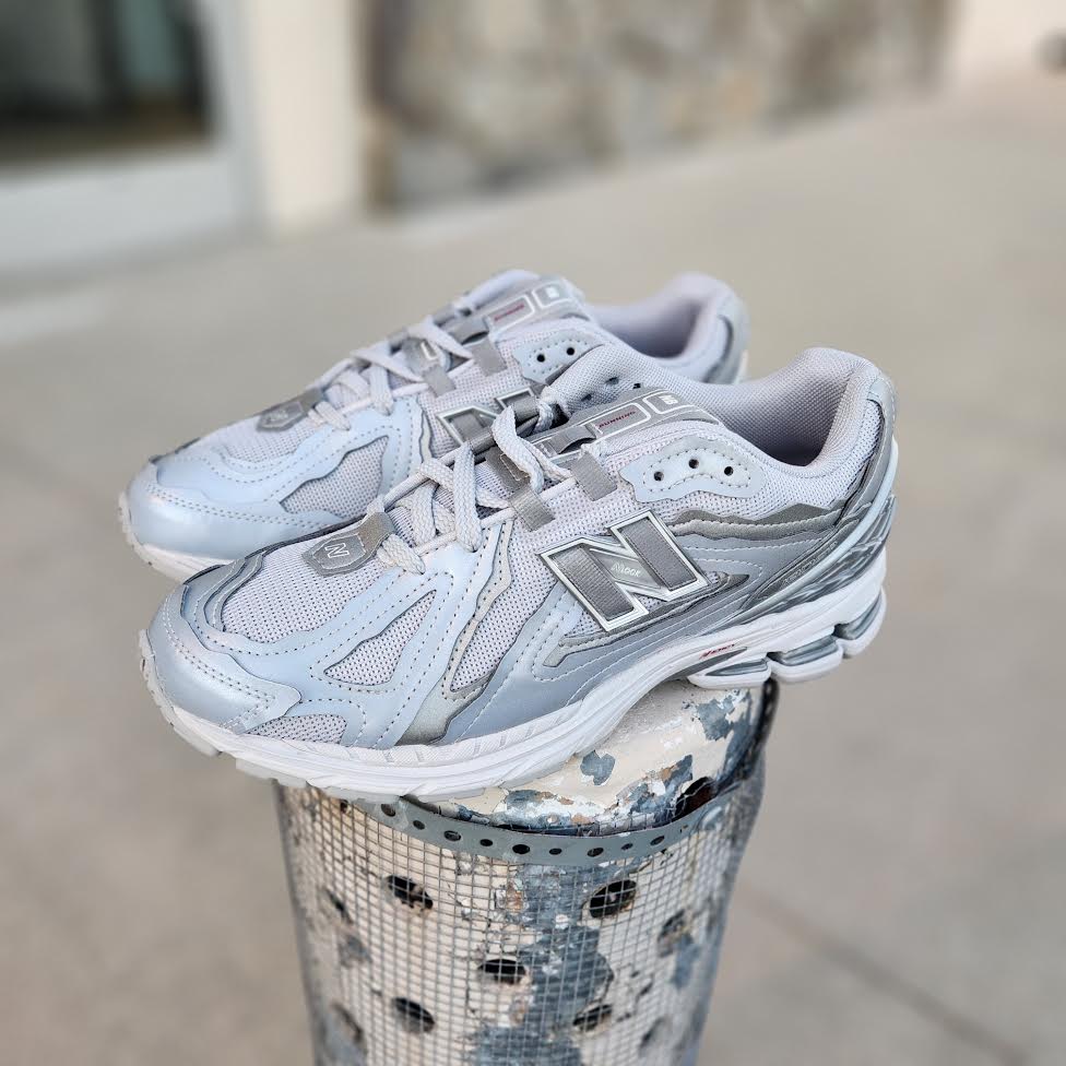 New Balance&rsquo;s Latest 1906D Pack Proves &lsquo;00s Inspired Metallics Are Here to Stay