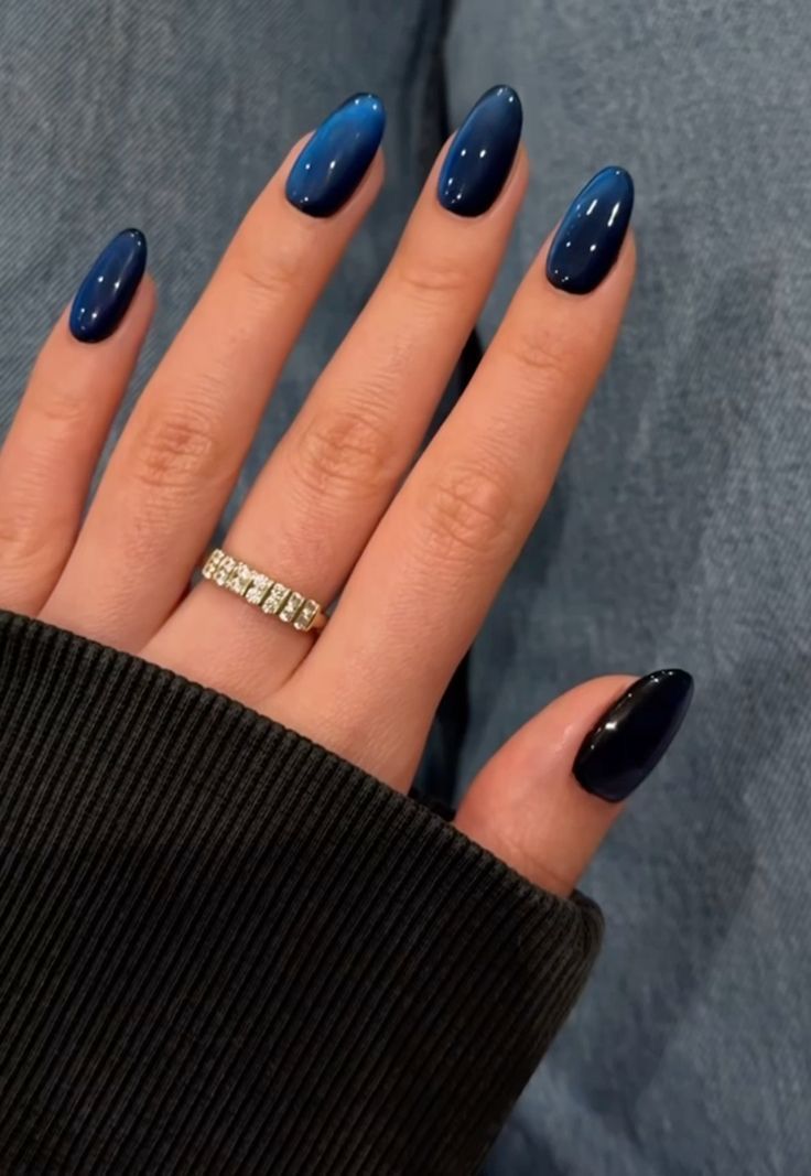 Festive Fingertips for the Holiday Season