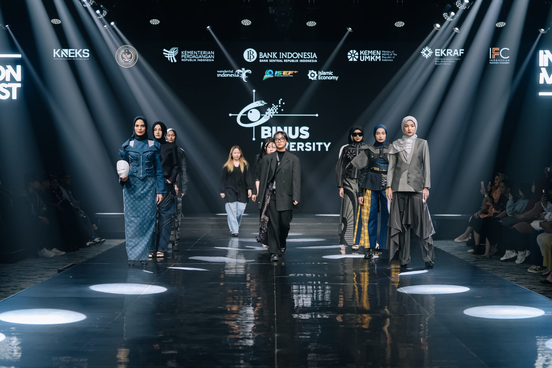 Mahasiswa Fashion di IN2MOTIONFEST 2025